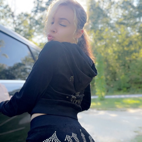 Meet your Posher, Jocelyn - Picture 1 of 1